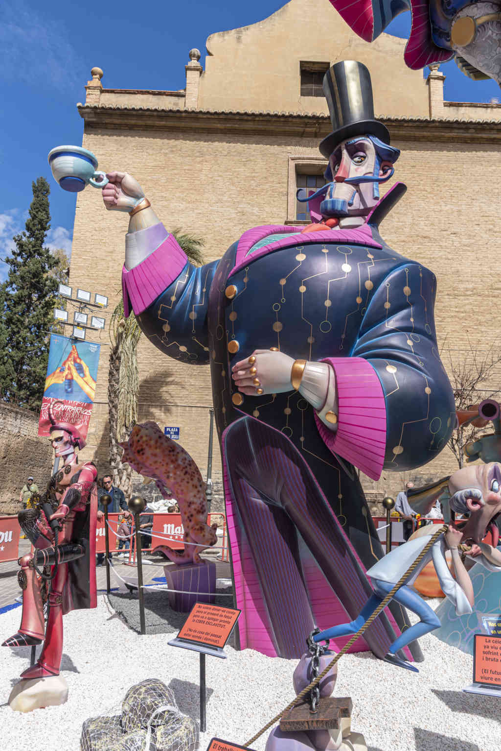 Valencia - fallas 2023 - falla Quart-Palomar - Ciber 08.jpg